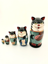 Load image into Gallery viewer, Cat nesting doll