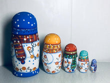 Load image into Gallery viewer, Snow man nesting doll
